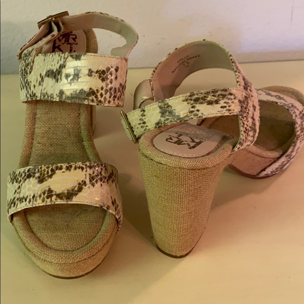 Platform sandals
